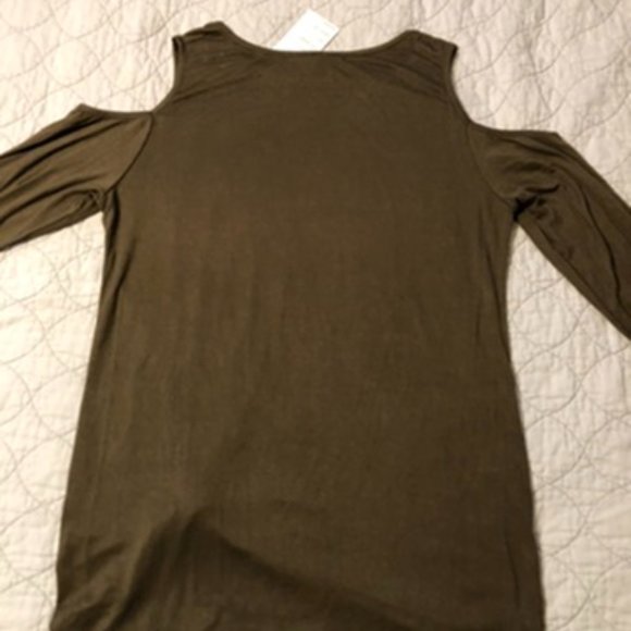 Leo Rosi Olive Green Cold Shoulder Top M NEW - Picture 8 of 10